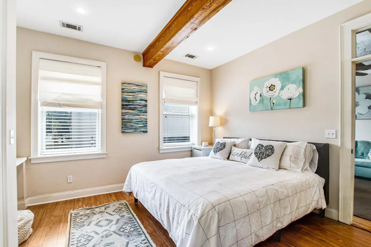 Historic City Market Loft Off Broughton Savannah
